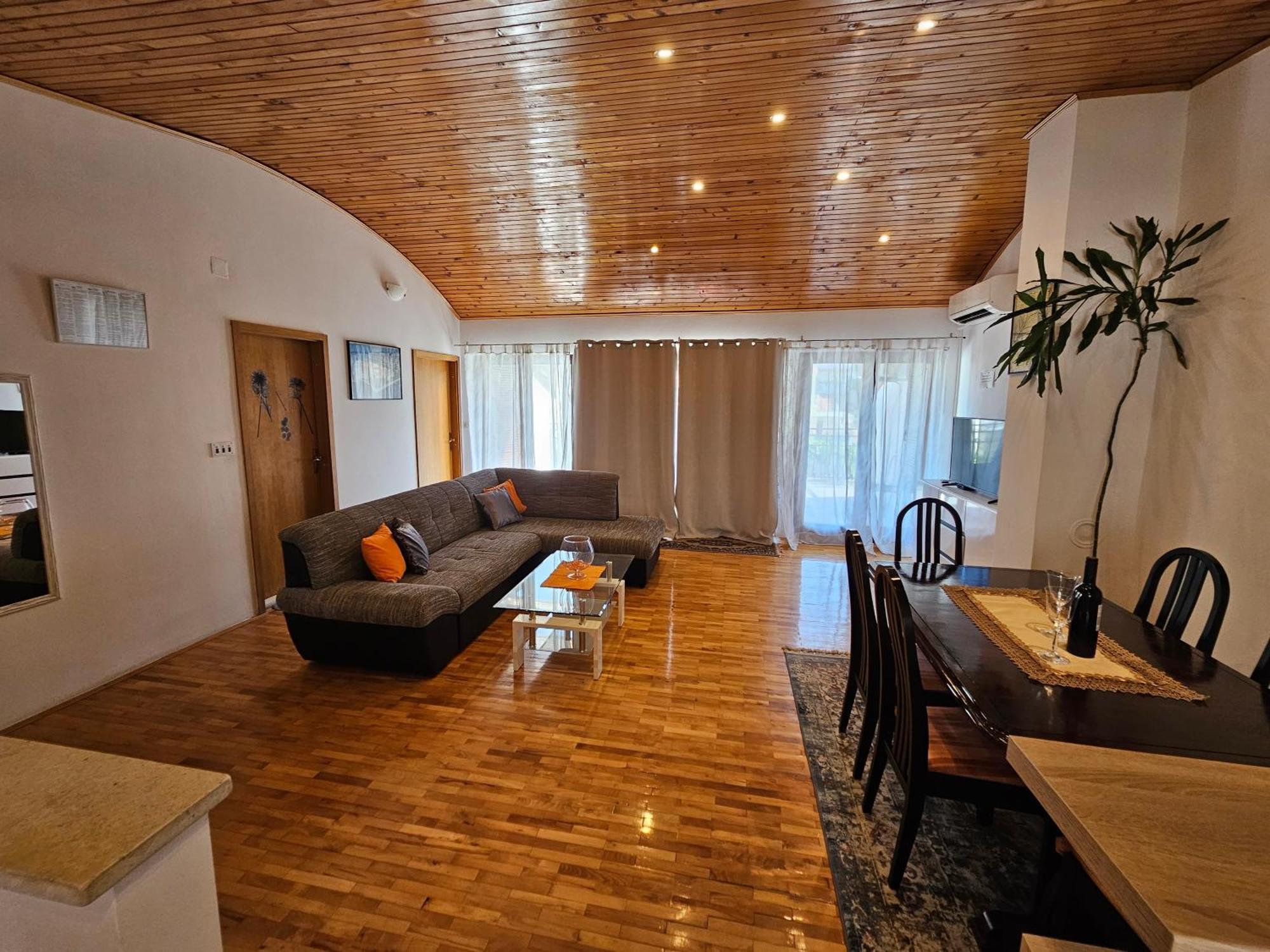 Apartment Slavka โตรกีร์ ภายนอก รูปภาพ