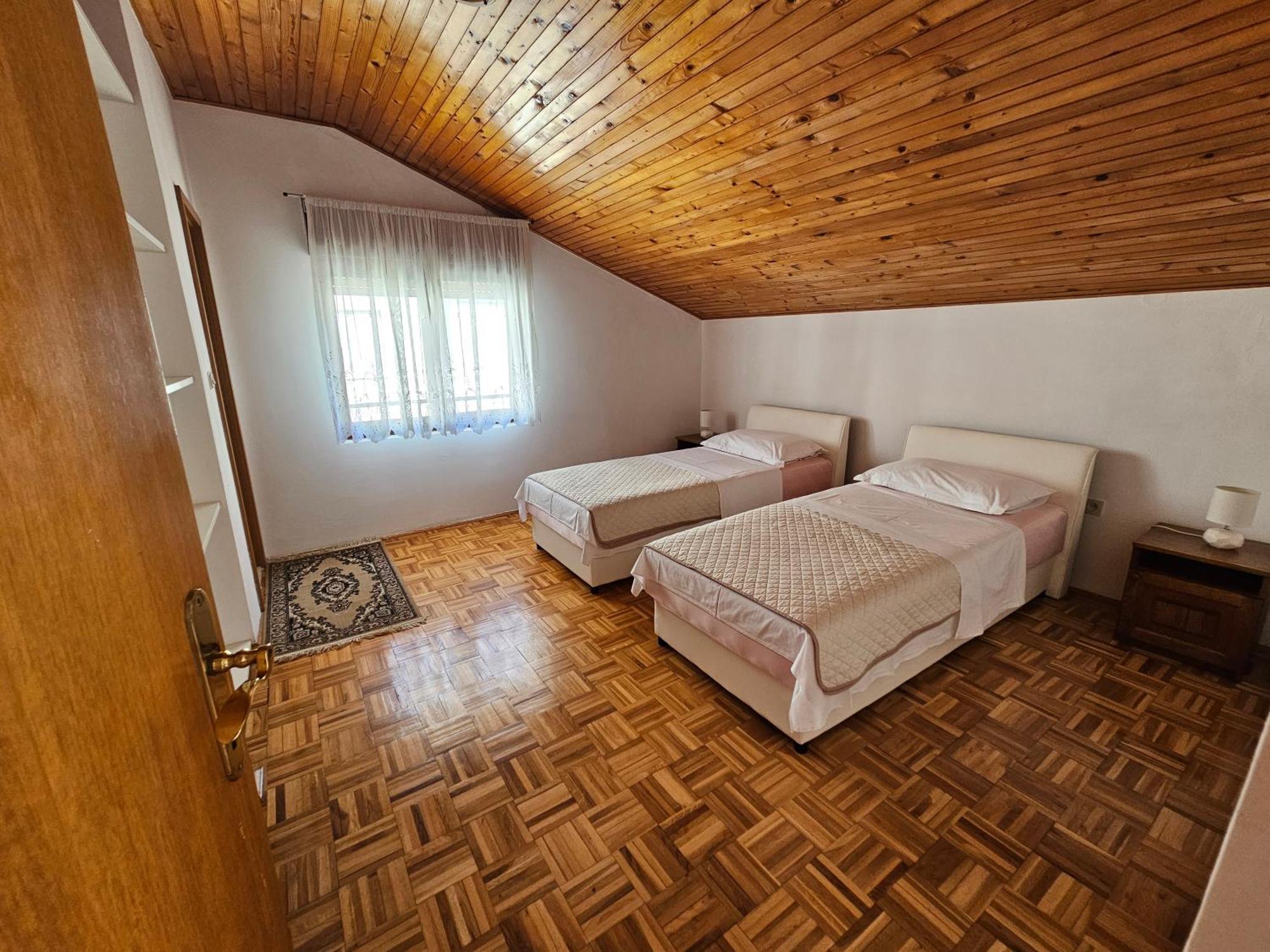Apartment Slavka โตรกีร์ ภายนอก รูปภาพ